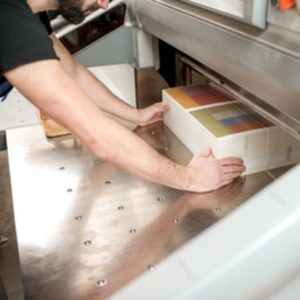 Finissari -taiere-la-ghilotina-automatizata-tipografia-global-print